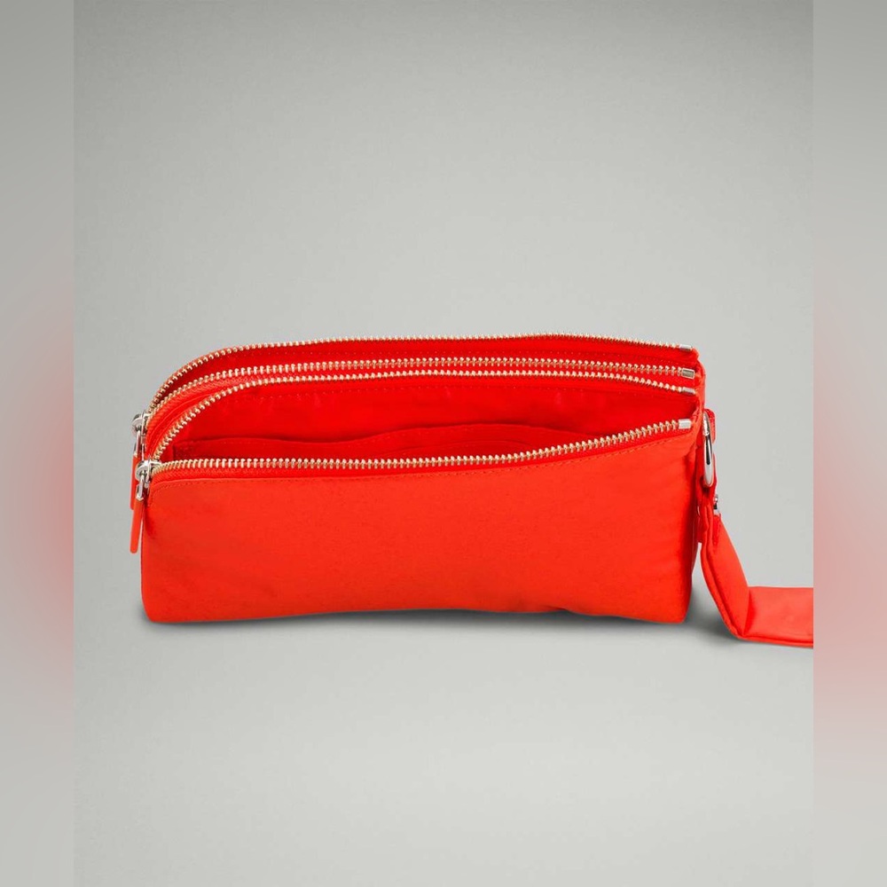 Lululemon Now and Always Pouch - Picture 4 of 4